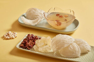 Cách chưng yến với táo đỏ hạt sen