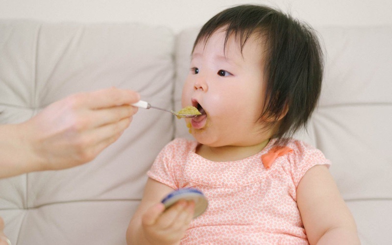 Sử dụng tổ yến cho bé dưới 1 tuổi có thể gây rối loạn tiêu hóa